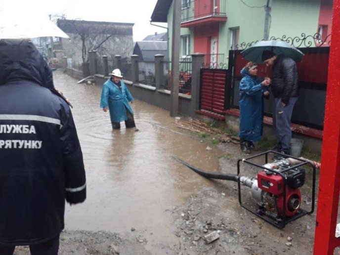 Наслідки негоди: пошкоджені покрівлі та підтоплені дворогосподарства – 04