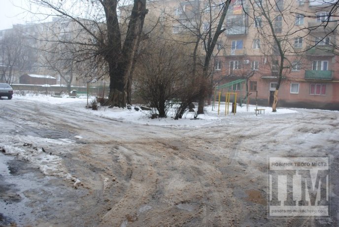 Мукачево потопає в калюжах від талого снігу (ФОТОРЕПОРТАЖ) – 06