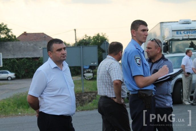 Мешканці Ракошина не збираються відкривати трасу міжнародного сполучення "Київ-Чоп" – 27