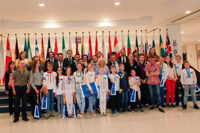 У Брюсселі голова облради Михайло Рівіс приєднався до міжнародного проекту «Діти за мир у всьому світі» – 04