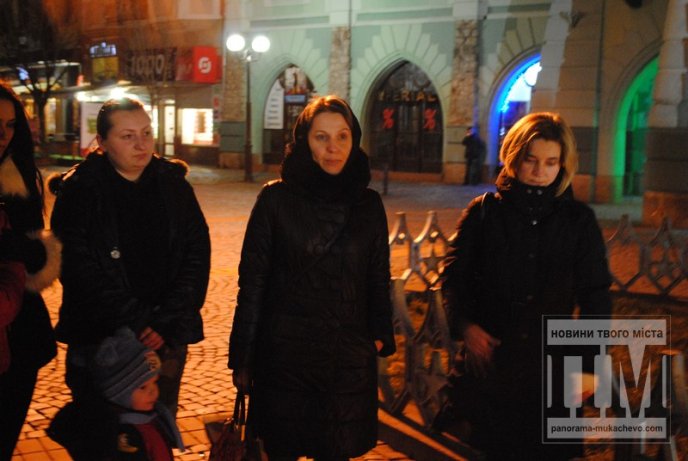 Мукачівці пом’янули героїв, які загинули на Майдані (ФОТО) – 07