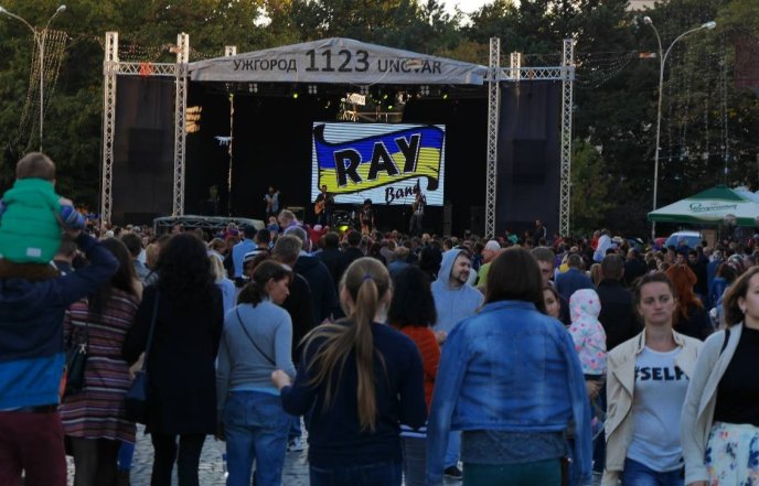 День Ужгорода завершується виступами українських рок-гуртів – 01