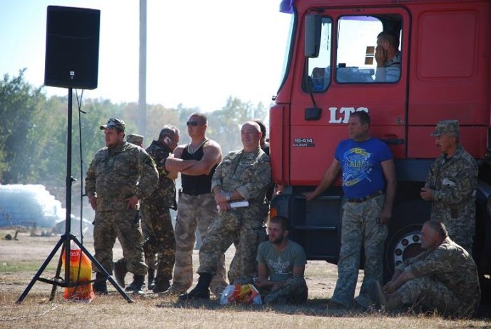 Для військовослужбовців 128-ї бригади організували фронтовий концерт – 07