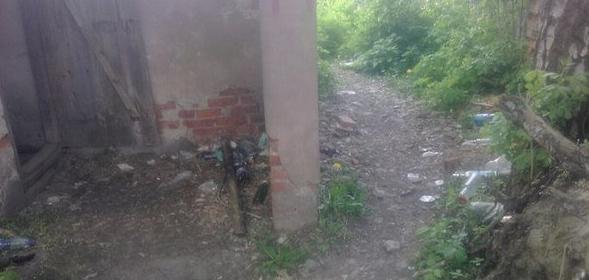 Мережу шокували фотографії жахливих вбиралень Тячівської районної лікарні – 04