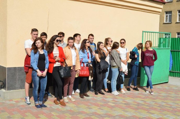 В Ужгороді урочисто відкрили туристичний велоцентр – 08