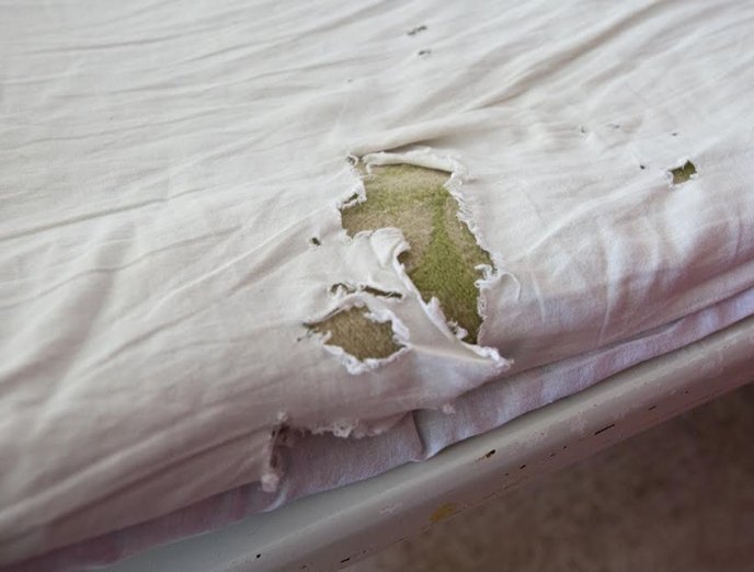 Чиновники шоковані умовами перебування пацієнтів у Мукачівському психоневрологічному інтернаті – 12