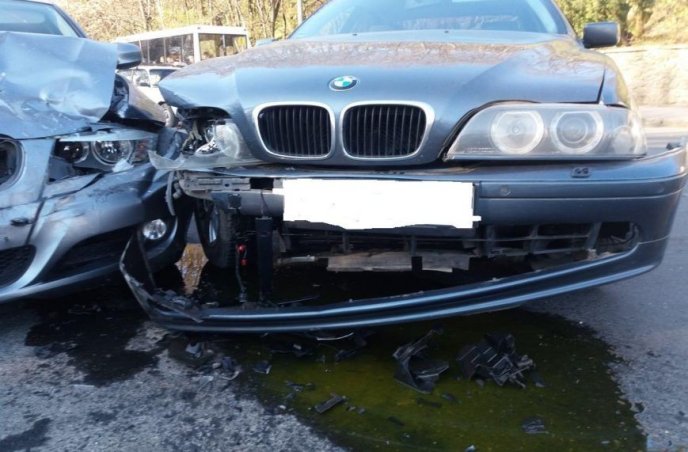 В Ужгороді зіткнулись дві іномарки – 01