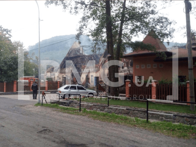 Велика пожежа у Лісарні: горів відомий туристичний комплекс "Belle Royalle"  – 10 Велика пожежа у Лісарні: горів відомий туристичний комплекс "Belle Royalle"  – 10