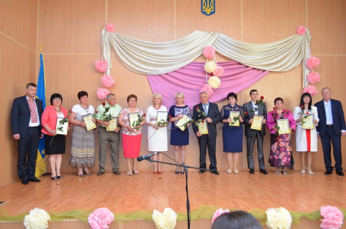 Найкращі випускники Мукачівщини отримали медалі з рук керівників району (ФОТО) – 07