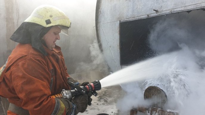 В Ужгороді на підприємстві вирувала пожежа – 03