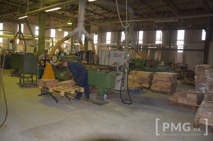 Закарпатці у маленькому селі виготовляють продукцію, яку купують у найрозвиненіших європейських країнах – 09