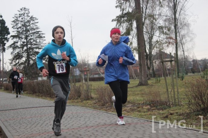 У мукачівському Парку Перемоги відбувся "Забіг закоханих" – 09