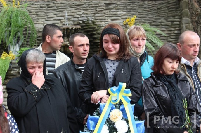 У Мукачеві відкрили меморіальну дошку бійцю АТО Руслану Ігнатишину – 09