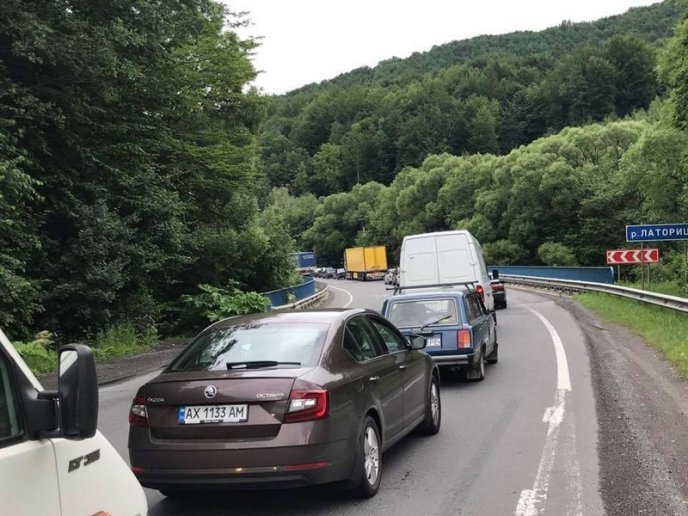 На трасі "Київ-Чоп" трапилася ДТП – 16 На трасі "Київ-Чоп" трапилася ДТП – 16