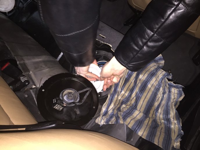 Через приховані цигарки іноземець позбувся «BMW» вартістю понад 250 тис. грн – 05