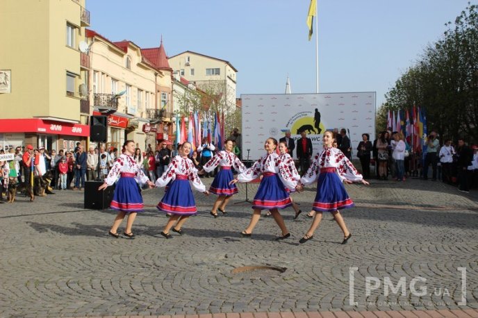 У Мукачеві урочисто відкрили чемпіонат світу зі слідової роботи службових собак – 60