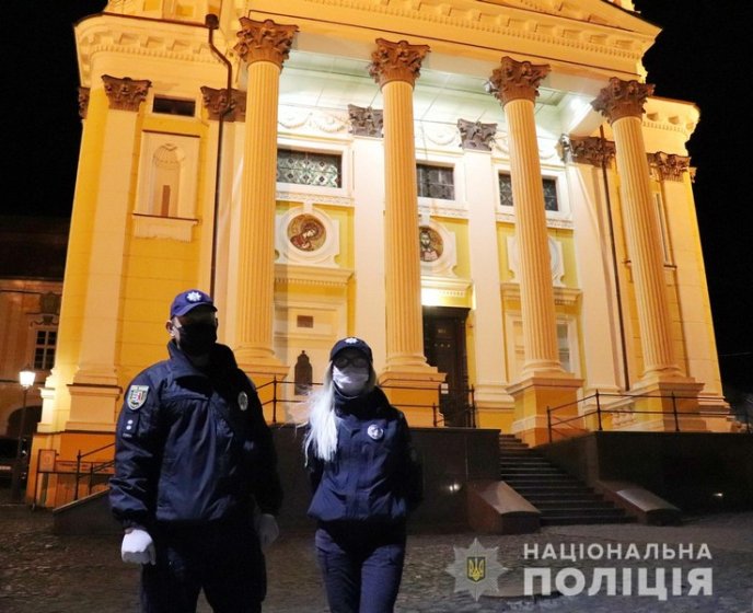 У поліції розповіли, чи зафіксували вони порушення у Великодню ніч – 02