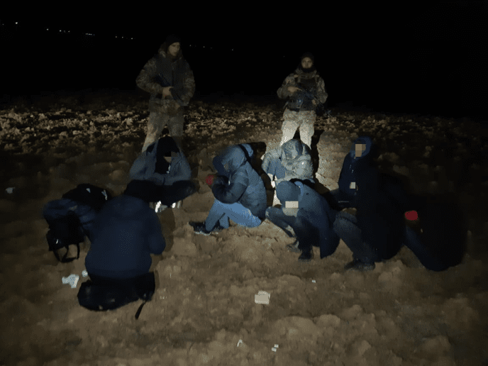 Біля кордону затримано групу осіб – 02