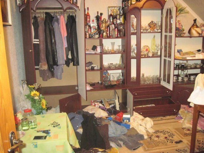 У Мукачеві затримали злочинне угрупування, яке півроку обкрадало приватні будинки людей (ФОТО) – 04