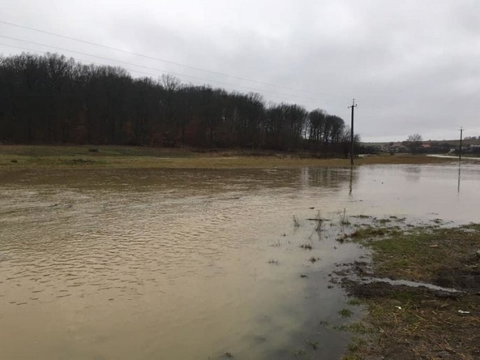 У кількох районах області підтопило дворогосподарства – 02