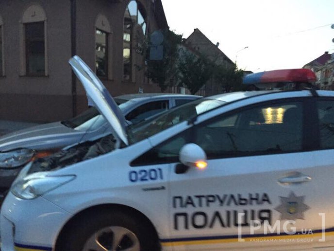 У Мукачеві трапилася ДТП за участі патрульних – 01