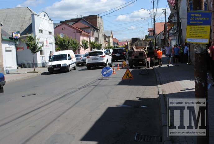 У Мукачеві розпочали ремонтувати вулицю Миру (ФОТО) – 08