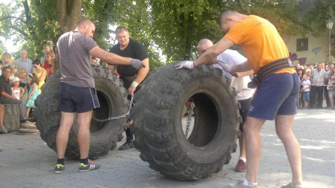 На Закарпатті відбувся турнір серед стронгменів "Карпатський медвідь" – 08