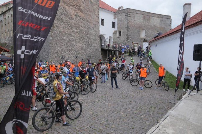 У Мукачеві стартувала велогонка «Три замки Закарпаття» – 01