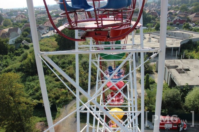 У парку "Перемога" запрацювало оглядове колесо – 16