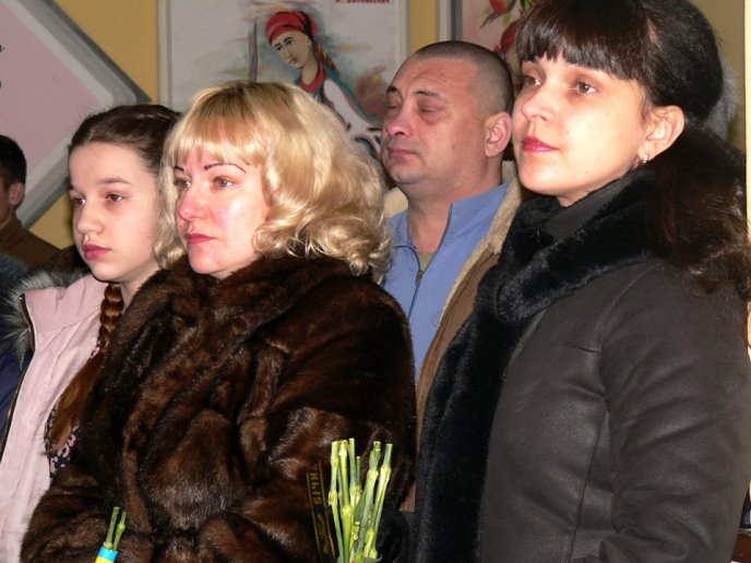 У Чинадіївській школі відкрили меморіальну дошку загиблому бійцю АТО Олександру Тербану – 04