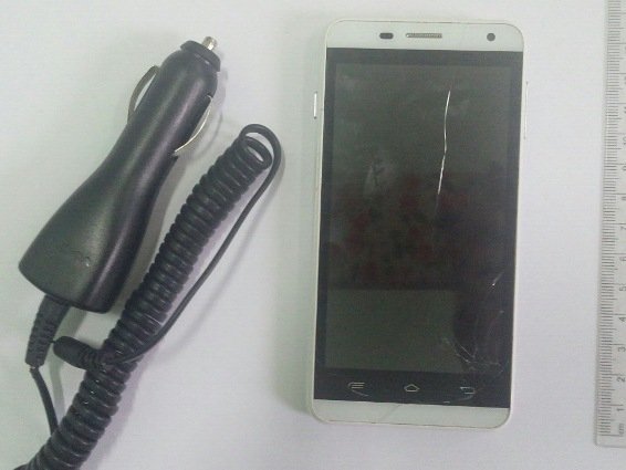 На автостанції у Мукачеві 16-річний студент "бомбанув" автівку – 02