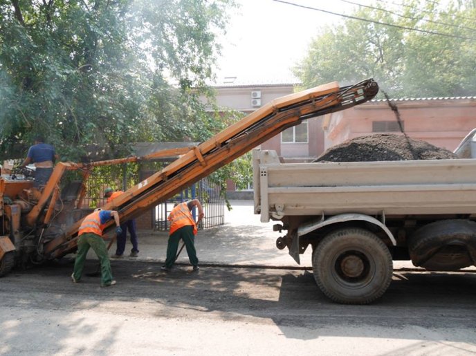 В Ужгороді асфальтуватимуть одну з найгірших доріг міста – 04