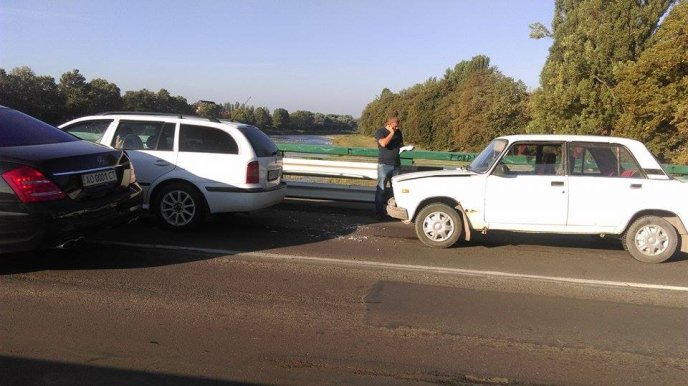 В Ужгороді зіткнулись "Шкода" та "ВАЗ" – 01 В Ужгороді зіткнулись "Шкода" та "ВАЗ" – 01