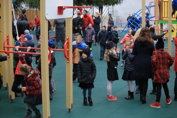 У Мукачеві відкрили ігровий комплекс для школярів – 09