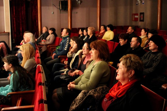 Український театр з Берегова виступив з виставою "Одного разу в Берегсазі..." – 04