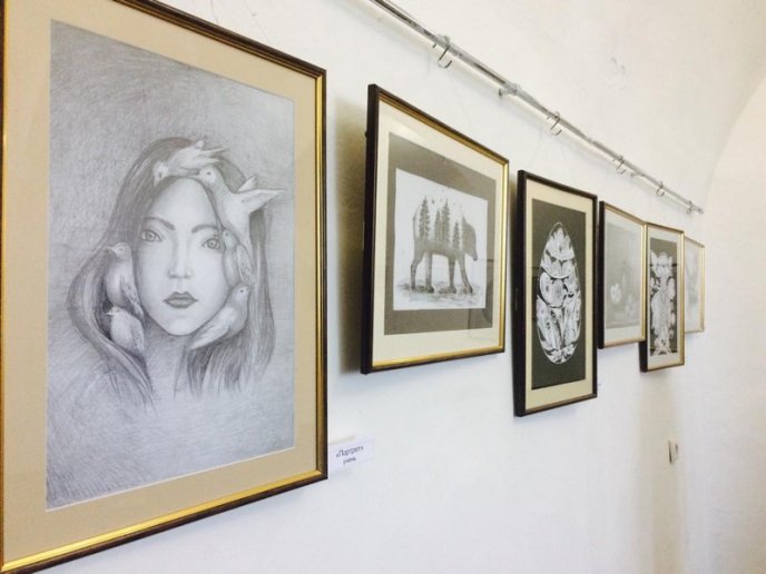 У "Паланку" відкрили виставку Тиберія Йонаша та вихованців школи ROM-ART – 04 У "Паланку" відкрили виставку Тиберія Йонаша та вихованців школи ROM-ART – 04