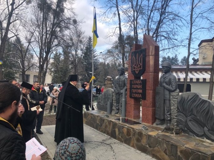 Пам’ятник борцям за волю України відкрили у Сваляві – 02