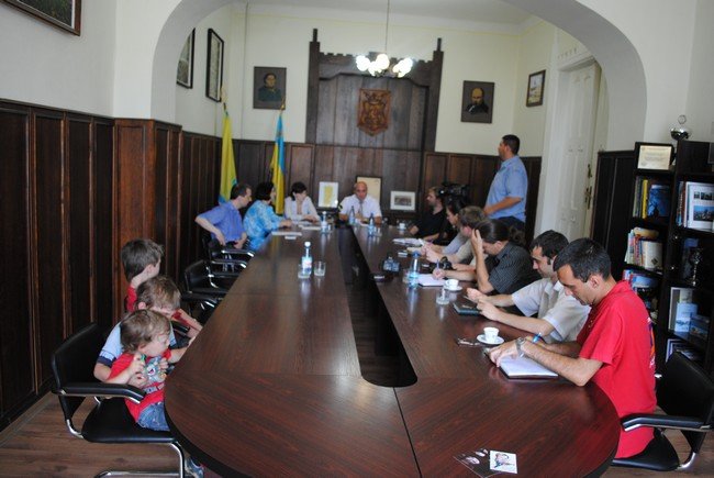 Остап Шутко чекає мукачівців на своєму концерті (ФОТО) – 04