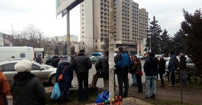 Поблизу готелю "Закарпаття" в Ужгороді збили чоловіка – 05