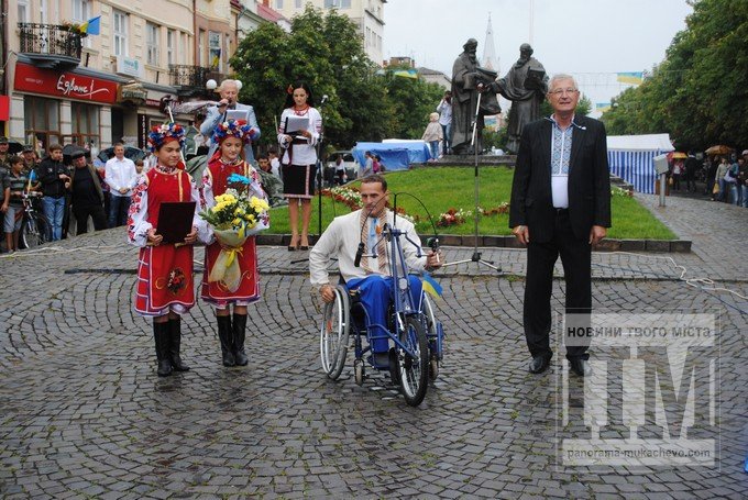 У Мукачеві до Дня Незалежності пройшов традиційний Парад вишиванок (ФОТОРЕПОРТАЖ) – 05