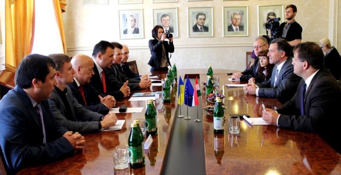 Закарпаття і угорський регіон Бач-Кішкун ефективно розвиватимуть ряд галузей – 04