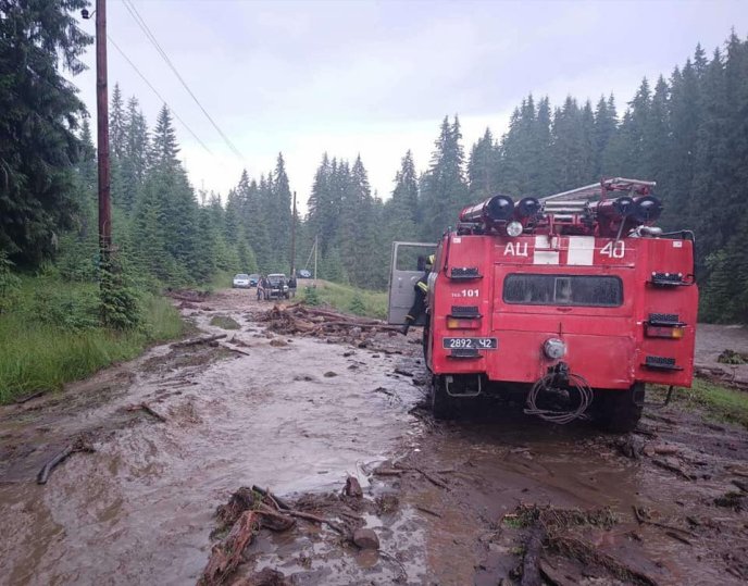 Рятувальники показали наслідки сильної зливи на Хустщині – 02
