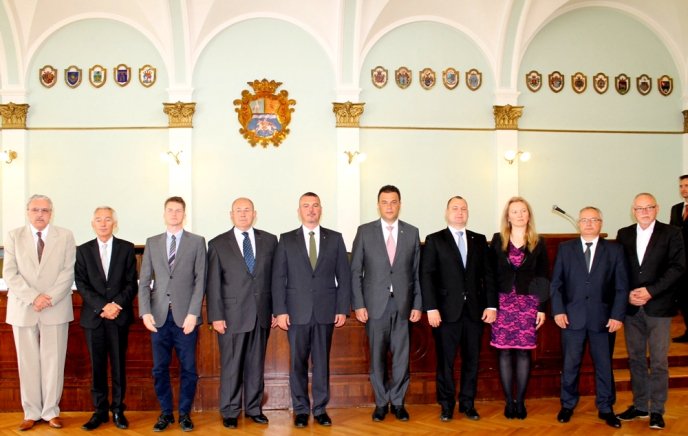 Керівництво Закарпаття підписало угоду з 10-ма регіонами Угорщини, Румунії та Сербії – 11