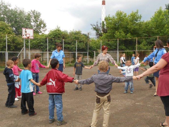 Мукачівські правоохоронці активно працюють з дітьми та підлітками (ФОТО) – 02