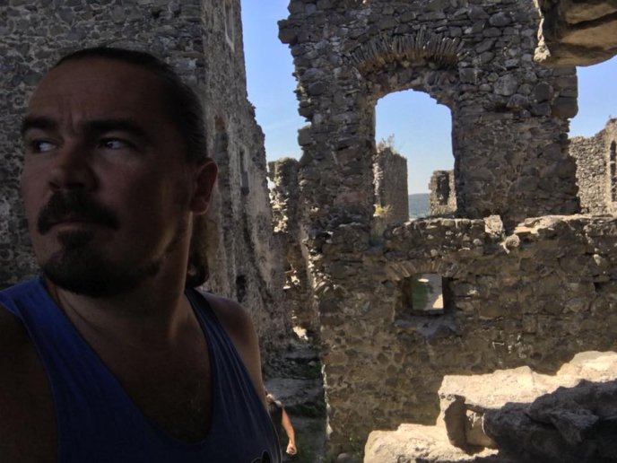 Лідера гурту "ТНМК" вразила "українська" відсутність доріг на Закарпатті – 05 Лідера гурту "ТНМК" вразила "українська" відсутність доріг на Закарпатті – 05