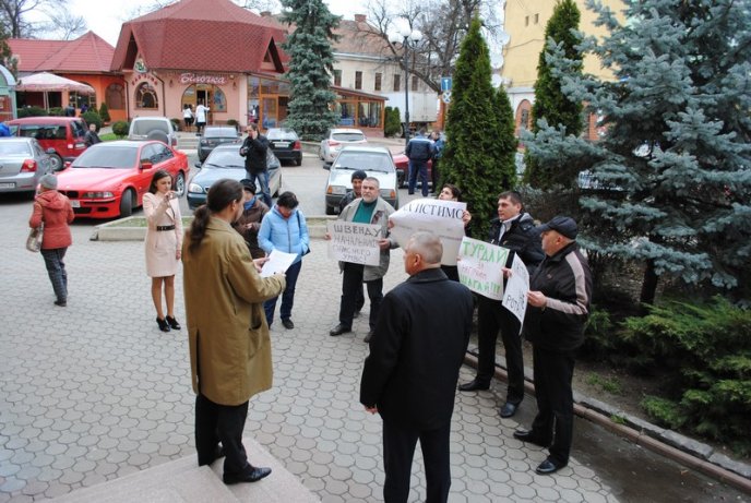 Народна Рада Мукачева знайшла свого кандидата на посаду начальника обласної міліції (ФОТО) – 03 Народна Рада Мукачева знайшла свого кандидата на посаду начальника обласної міліції (ФОТО) – 03
