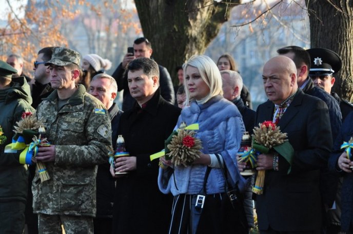 В Ужгороді вшанували памʼять жертв голодоморів в Україні – 06