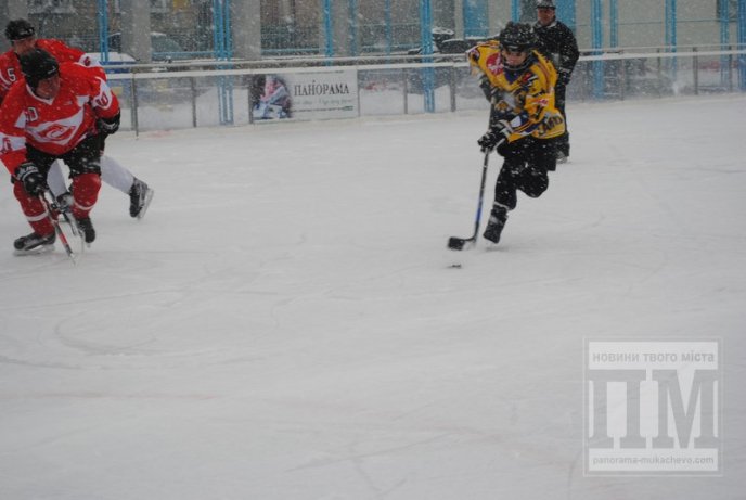 У Мукачеві відбувся відкритий Кубок області з хокею (ФОТО) – 25