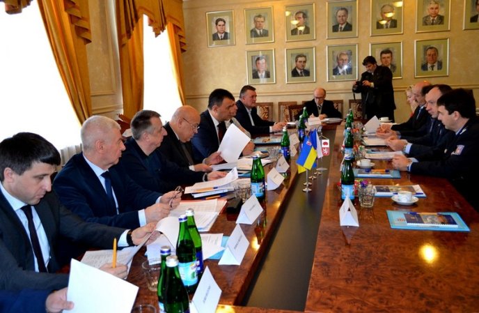 Край Височина та Закарпаття обговорили інвестиційні проекти у рамках співпраці на 2017 рік – 05