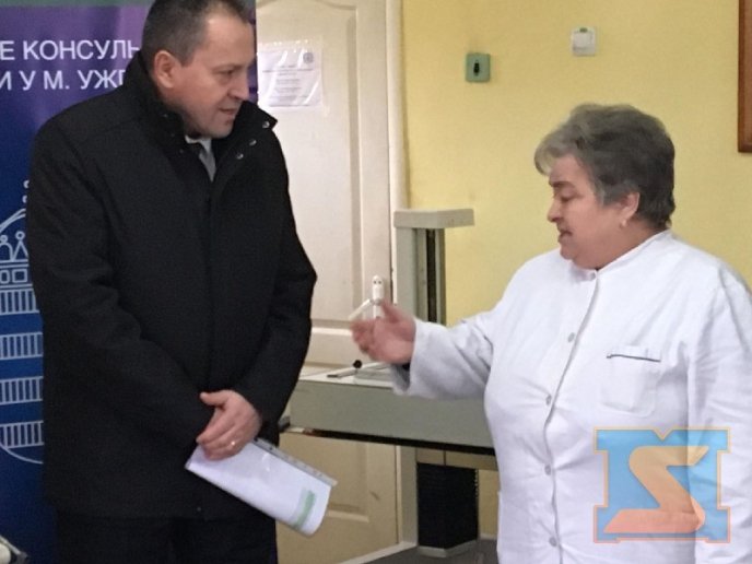 Угорщина передала Великоберезнянській ЦРЛ рентгенівське обладнання – 03